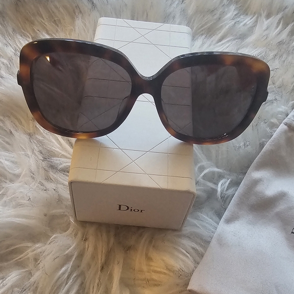 Dior authentic sunglasses - Picture 1 of 6